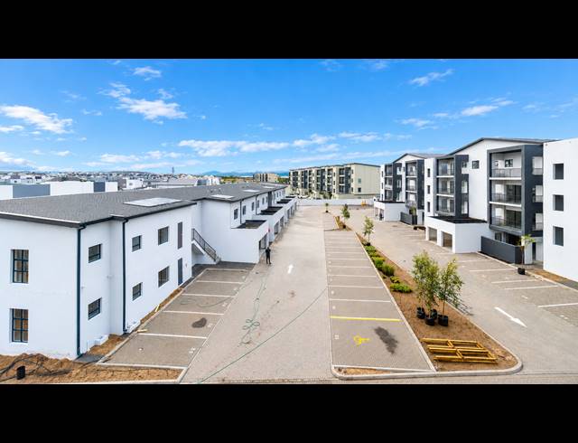 3 BEDROOM APARTMENT FOR SALE IN SANDOWN